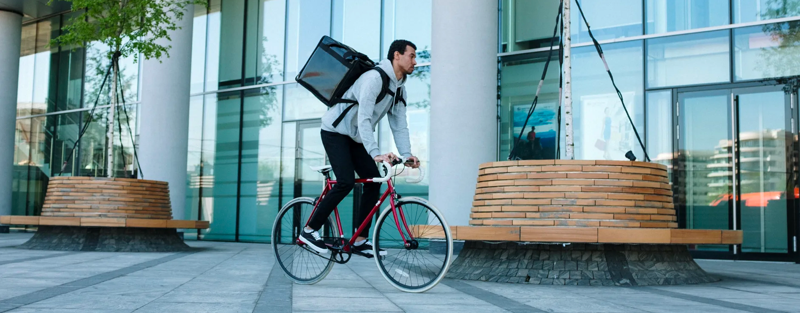 Overview of companies in the online food delivery service industry that have been traded the most via OLLEUX and their consolidation efforts. 